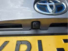 Toyota C-HR (2019) thumbnail 17