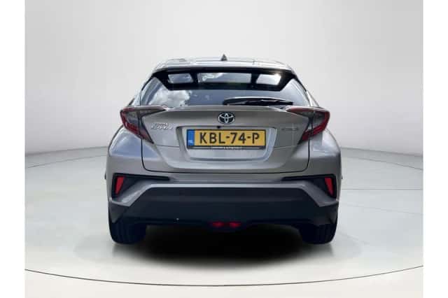 Toyota C-HR (2019) thumbnail 4
