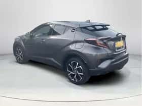 Toyota C-HR (2017) thumbnail 3