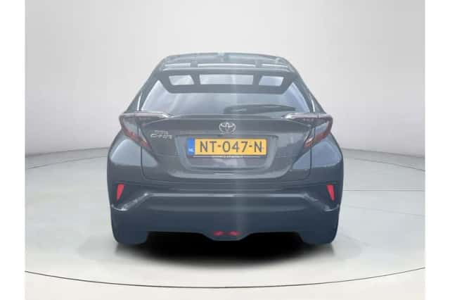 Toyota C-HR (2017) thumbnail 4