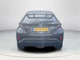 Toyota C-HR (2017) thumbnail 4