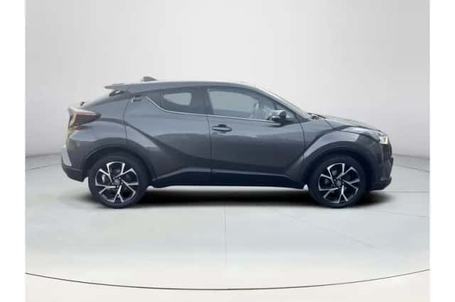 Toyota C-HR (2017) thumbnail 6