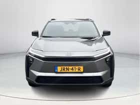 Toyota bZ4X (2025) thumbnail 8