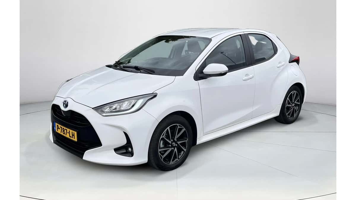 Toyota Yaris (2022) — foto 1