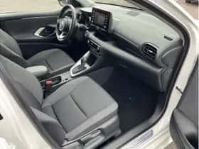 Toyota Yaris (2022) thumbnail 11
