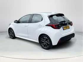 Toyota Yaris (2022) thumbnail 3