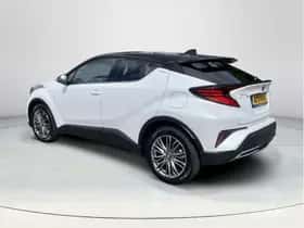 Toyota C-HR (2022) thumbnail 3