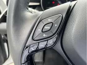 Toyota C-HR (2022) thumbnail 25