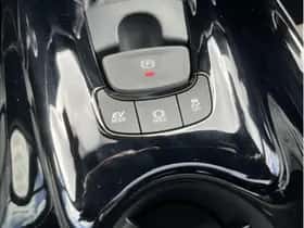 Toyota C-HR (2022) thumbnail 30