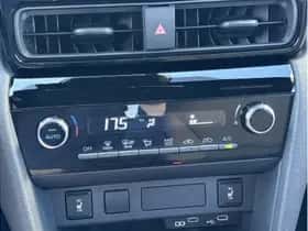 Toyota Yaris Cross (2025) thumbnail 32