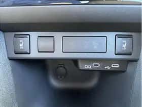 Toyota Yaris Cross (2025) thumbnail 33