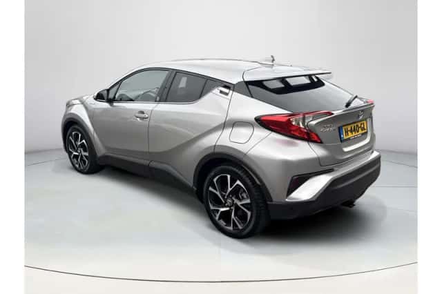 Toyota C-HR (2019) thumbnail 3