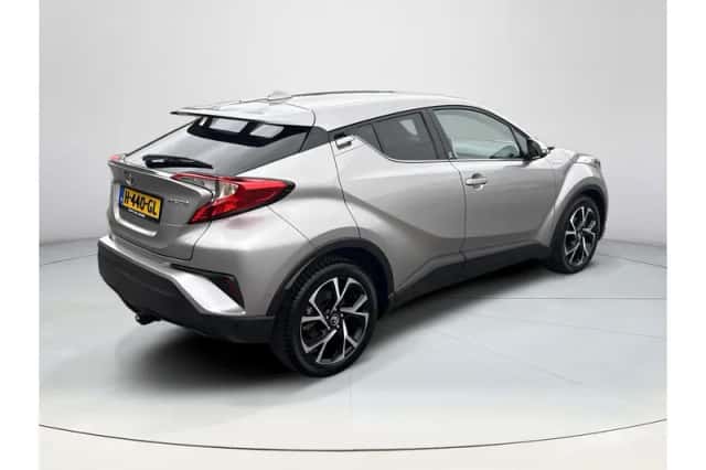 Toyota C-HR (2019) thumbnail 5