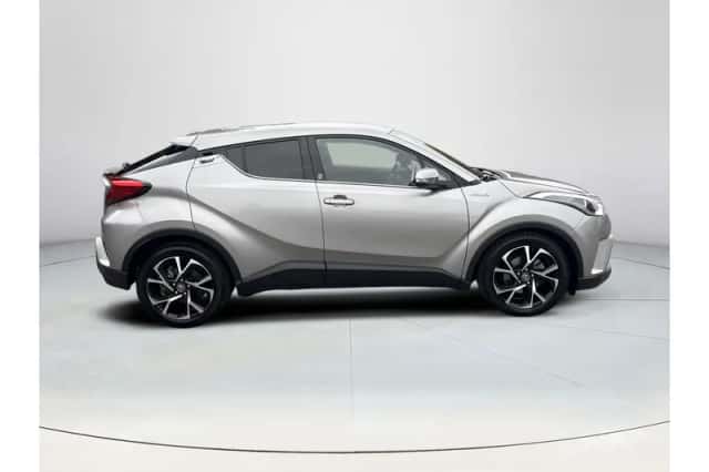 Toyota C-HR (2019) thumbnail 6
