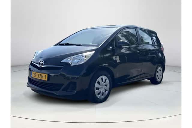 Toyota Verso-S (2012) thumbnail 1