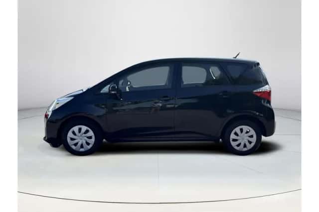 Toyota Verso-S (2012) thumbnail 2