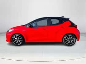 Toyota Yaris (2021) thumbnail 2