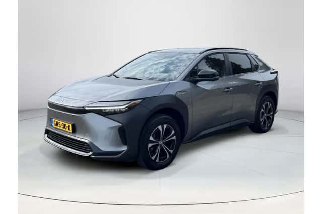 Toyota bZ4X (2024) thumbnail 1
