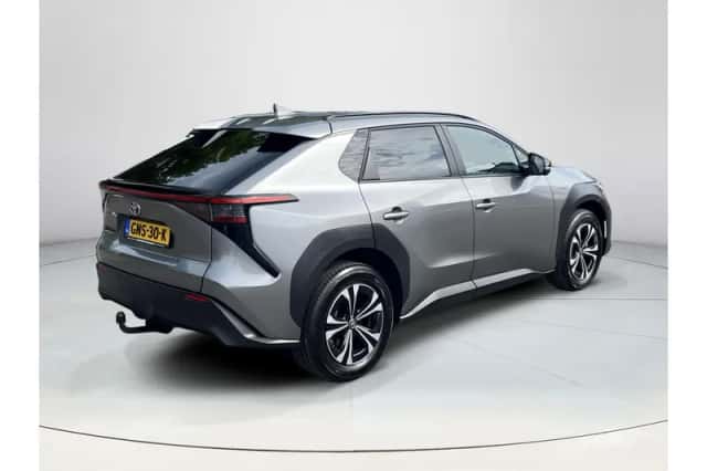 Toyota bZ4X (2024) thumbnail 6