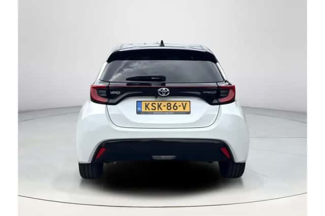 Toyota Yaris (2022) thumbnail 4