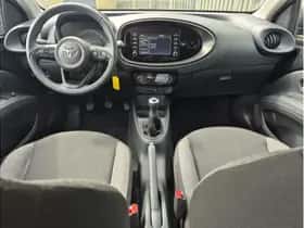 Toyota Aygo X (2022) thumbnail 16