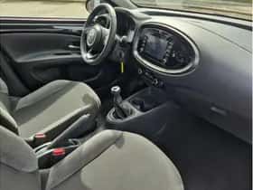 Toyota Aygo X (2022) thumbnail 10