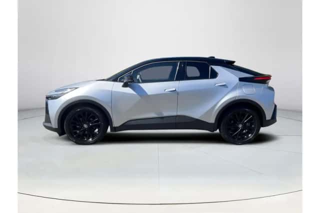 Toyota C-HR (2024) thumbnail 2