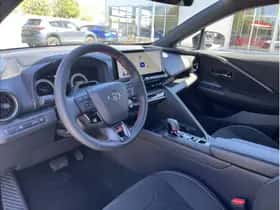 Toyota C-HR (2024) thumbnail 13