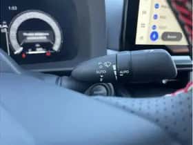 Toyota C-HR (2024) thumbnail 28