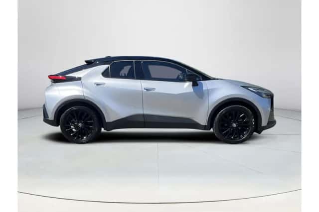 Toyota C-HR (2024) thumbnail 6
