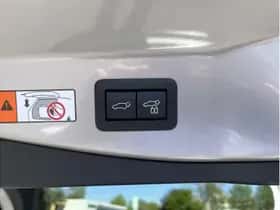 Toyota C-HR (2024) thumbnail 10