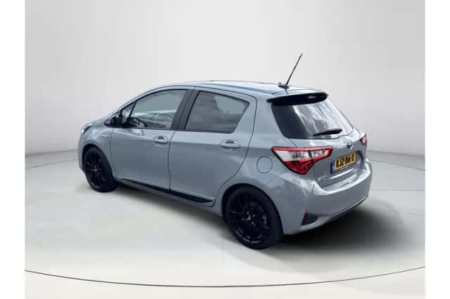 Toyota Yaris (2019) thumbnail 3
