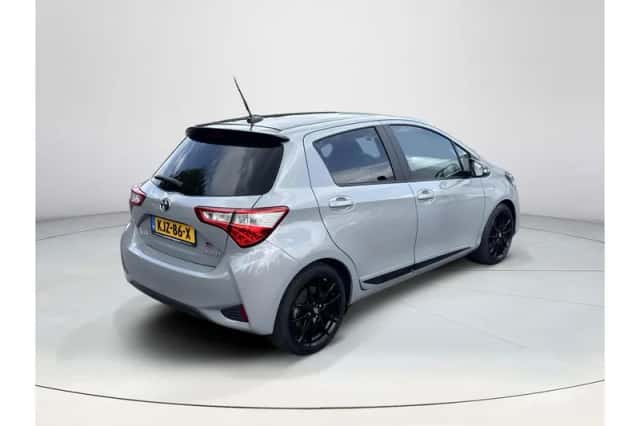 Toyota Yaris (2019) thumbnail 5
