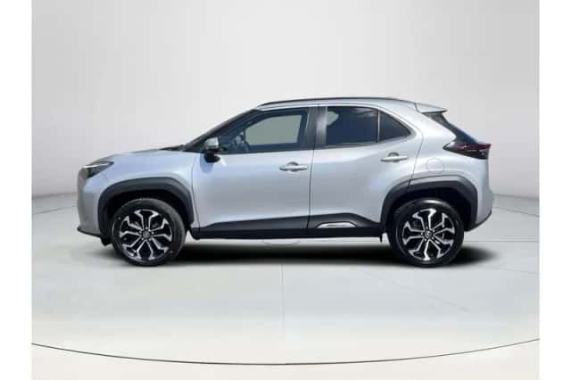 Toyota Yaris Cross (2023) thumbnail 2