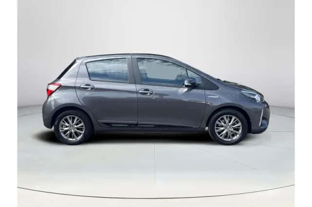 Toyota Yaris (2017) thumbnail 6