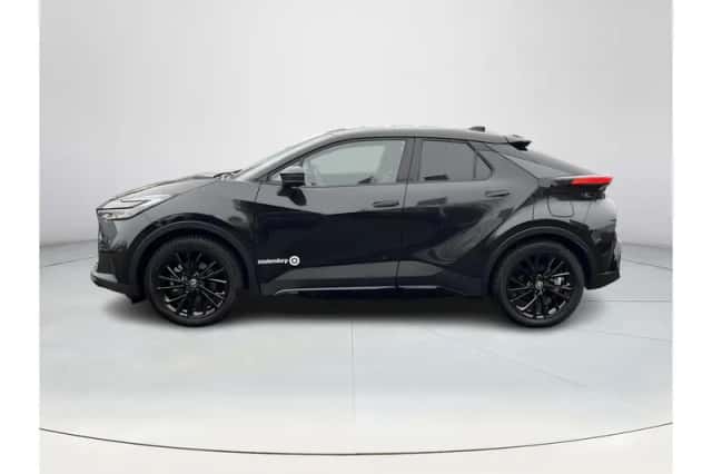 Toyota C-HR (2025) thumbnail 2