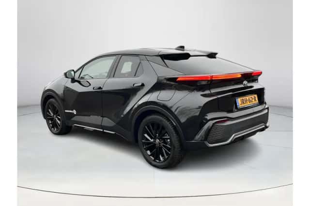 Toyota C-HR (2025) thumbnail 3