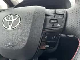 Toyota C-HR (2025) thumbnail 32