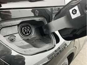 Toyota C-HR (2025) thumbnail 33