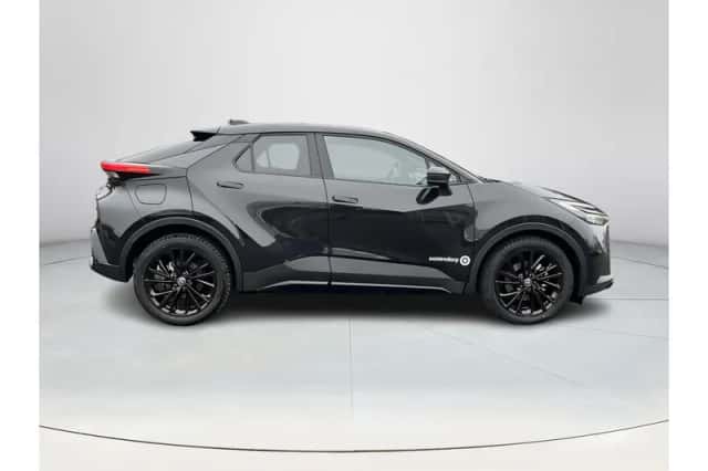 Toyota C-HR (2025) thumbnail 6
