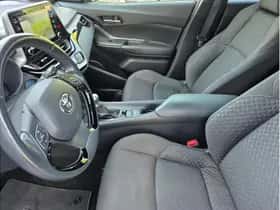 Toyota C-HR (2022) thumbnail 15