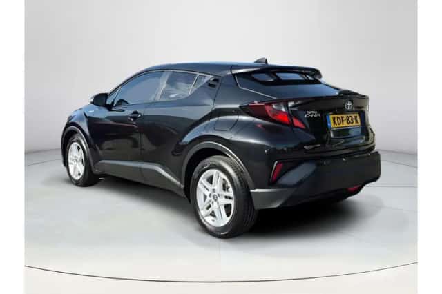 Toyota C-HR (2022) thumbnail 3