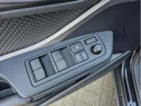 Toyota C-HR (2022) thumbnail 24