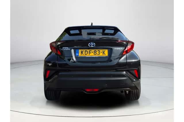 Toyota C-HR (2022) thumbnail 4