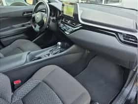 Toyota C-HR (2022) thumbnail 10