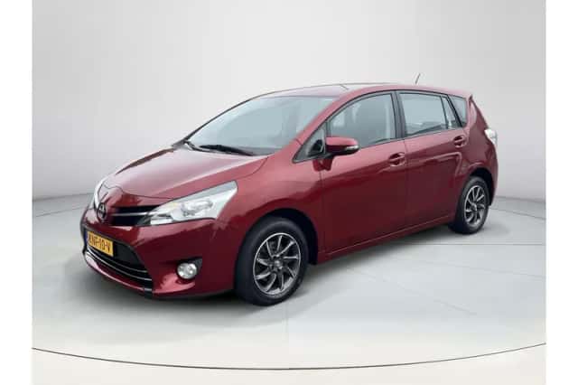 Toyota Verso (2017) thumbnail 1