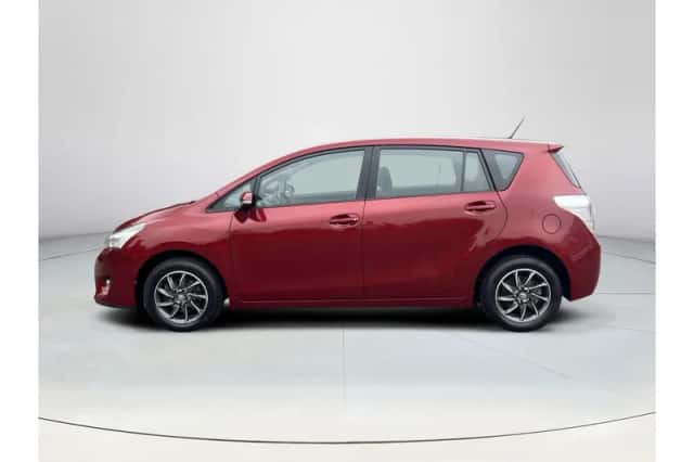 Toyota Verso (2017) thumbnail 2