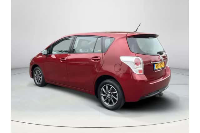 Toyota Verso (2017) thumbnail 3