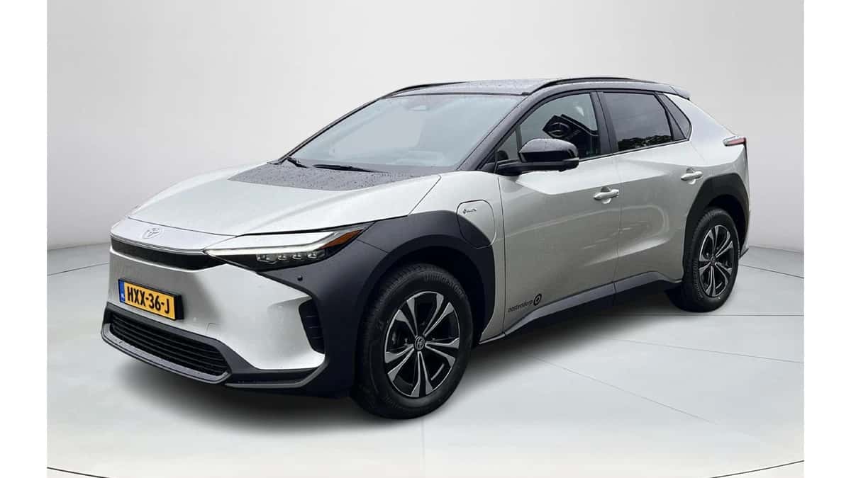 Toyota bZ4X (2025) — foto 1