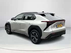 Toyota bZ4X (2025) thumbnail 3